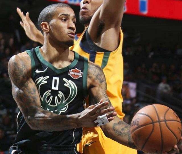 不输郑钦文 不输郑钦文