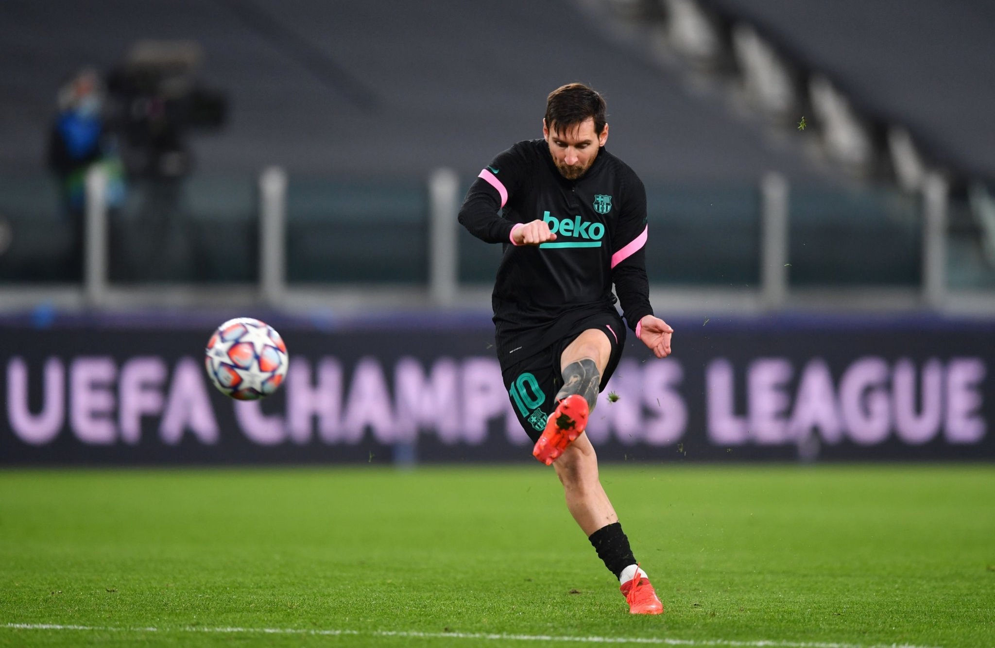 局二三垒 局二三垒